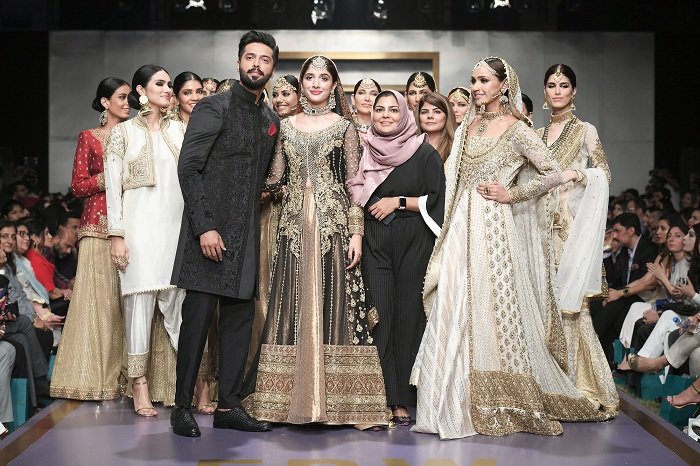 Fashion Pakistan Week Winter/Festive 2019 Day 3 ends with a Sumptuous Grand Finale by Deepak Perwani