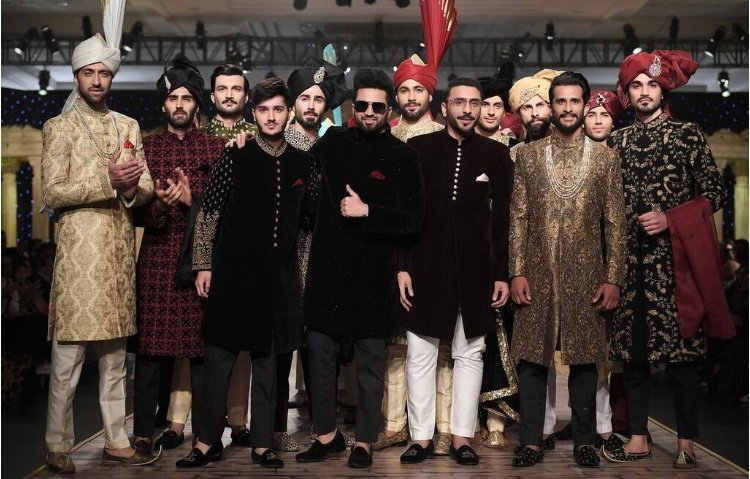 Ayeza Khan, Urwa, Mawra And Ali Zafar Strut Down The Ramp On Day Two Of Pantene Hum Bridal Couture Week 2019