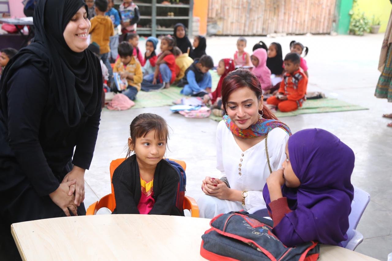 The multifaceted Pakistani actress Zarnish Khan visits 'Khel Ghar’ Imkaan Welfare Organization's recreation center for children