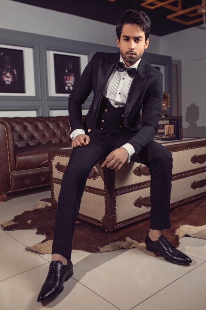 Actor Bilal Abbas Khan Is Dressed to Impress in His new Photoshoot Trendinginsocial.com 1