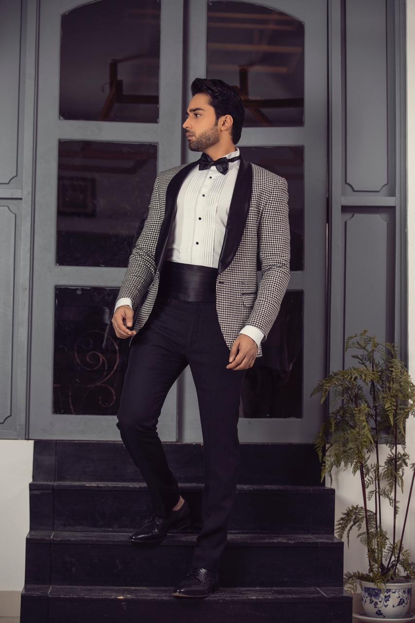 Actor Bilal Abbas Khan Is Dressed to Impress in His new Photoshoot Trendinginsocial.com 1