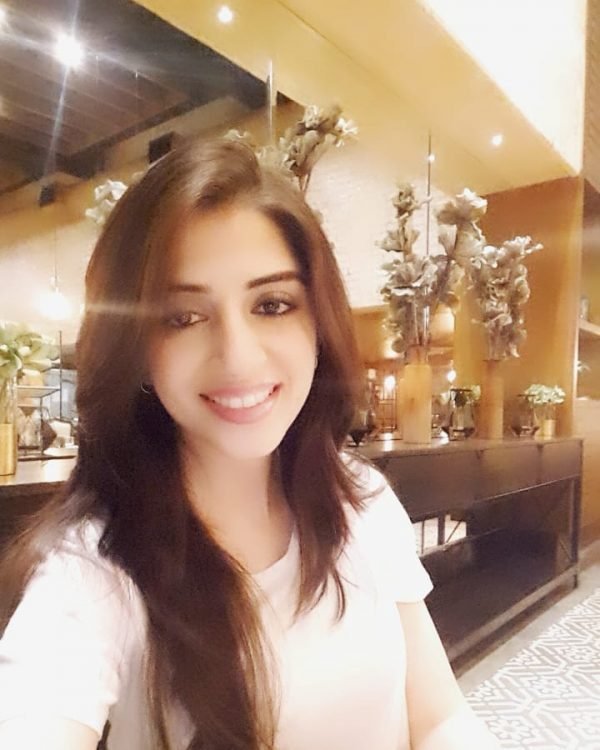 Pictures of Hina Javed Sister of Sana Javed from Mere Pass Tum Ho Trendinginsocial 12
