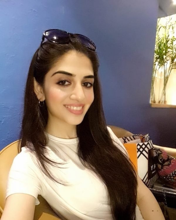 Pictures of Hina Javed Sister of Sana Javed from Mere Pass Tum Ho Trendinginsocial 12