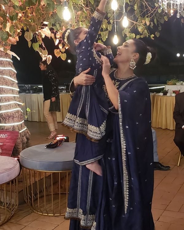 Latest Pictures of Sanam Jung with her Daughter Alaya