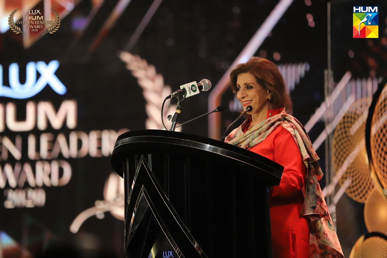 Iconic Women From Pakistan And Abroad Honoured At Hum Women Leaders Award 