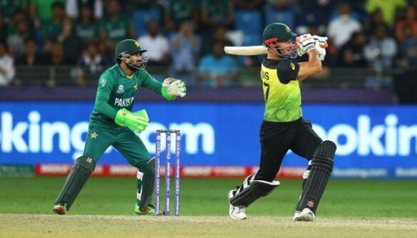 Australia beat Pakistan to reach World Cup final