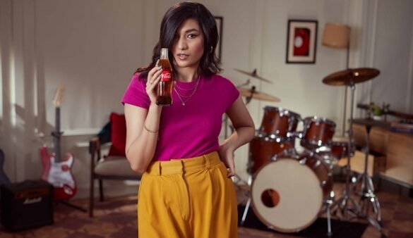 Shae Gill and Evdeki Saat team up for a new song ‘One Love’ with Coke Studio