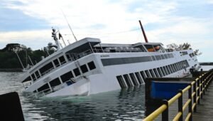 Ferry sinks near Bali