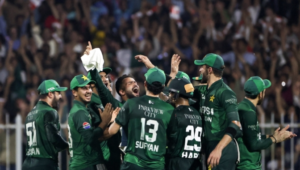 Pakistan cricketers donate